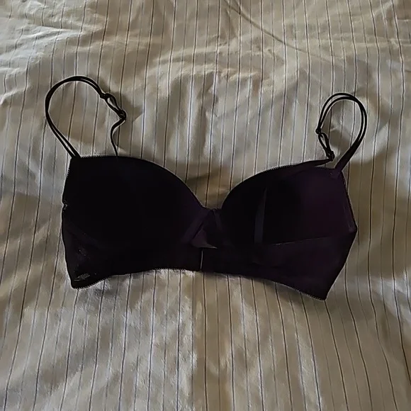 Burgundy bra 🛍3 For $15🛍 - Picture 4 of 12